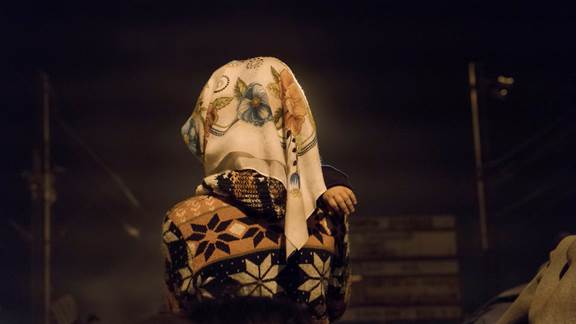 說明: Macintosh HD:Users:chendong:Desktop:張乾琦 工作坊:工作坊:官方作品:中文圖說:AZMA:8. 張乾琦，“AZMA”視頻截圖，2017 .jpg