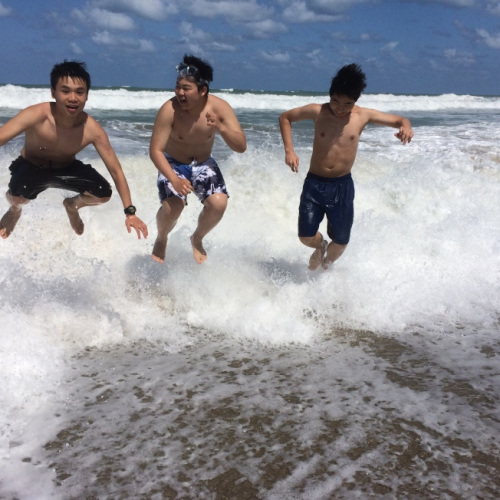 贏在起跑線？中國孩子赴美留學(xué)是否越早越好？